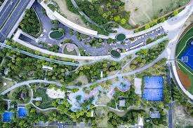 状态不佳！詹姆斯半场9投2中仅得4分，湖人领先9分