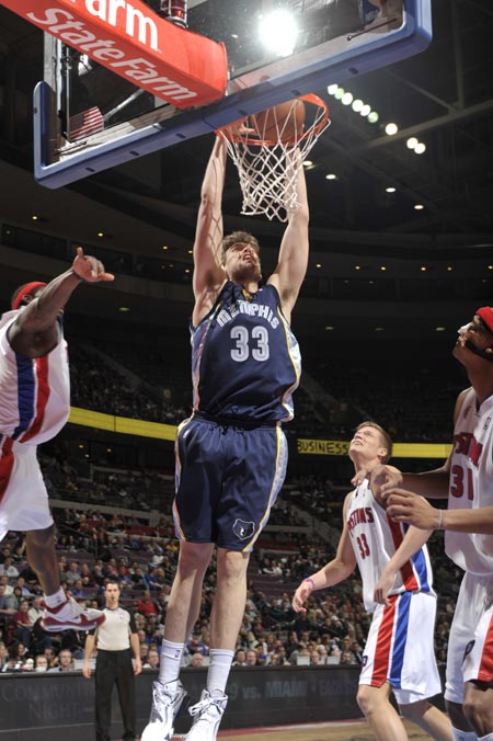 体育赵继伟荣膺CBA总决赛MVP